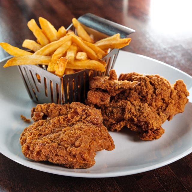 MAMA'S FRIED CHICKEN.